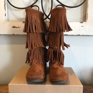 ~ Minnetonka Suede Fringed boots EUC Sz 7 ~